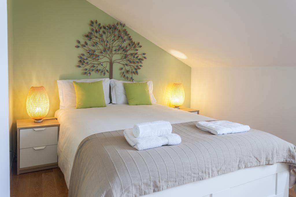 Contemporary Lisbon Apartment In Historical Chiado Dış mekan fotoğraf